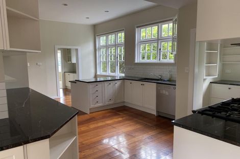 Photo of property in 9 Wadestown Road, Wadestown, Wellington, 6012