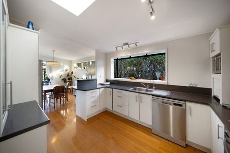 Photo of property in 23 Pohutukawa Avenue, Shelly Park, Auckland, 2014