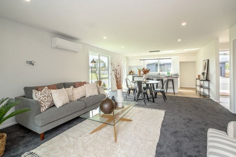 Photo of property in 3 Macrocarpa Lane, Carterton, 5713