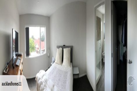 Photo of property in 4 Ruhanui Lane, Pakuranga Heights, Auckland, 2010