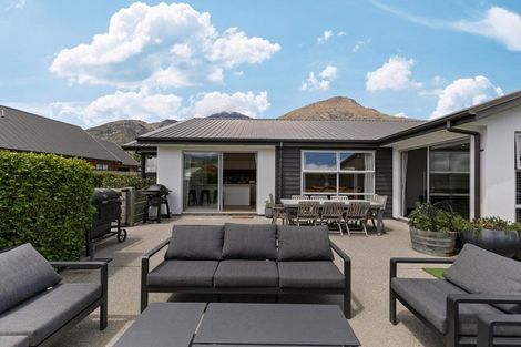 Photo of property in 22 Lochnagar Drive, Lake Hayes, Queenstown, 9304