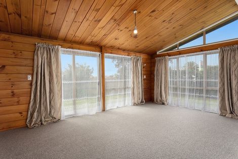Photo of property in 49 Rata Avenue, Edgecumbe, 3120