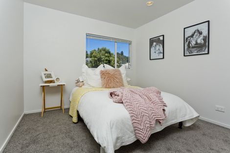 Photo of property in 2/16 Redwing Street, Browns Bay, Auckland, 0630