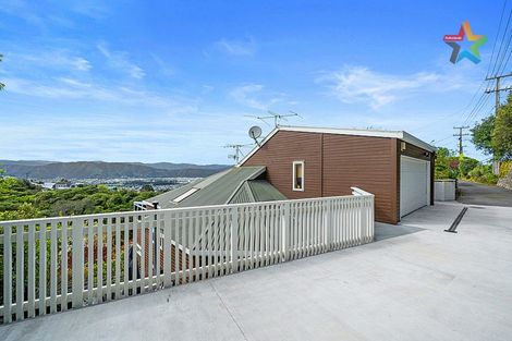 Photo of property in 14 Maungaraki Road, Korokoro, Lower Hutt, 5012
