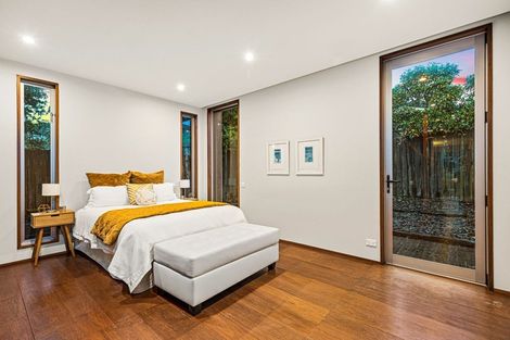 Photo of property in 8a Wairata Place, Te Atatu South, Auckland, 0610