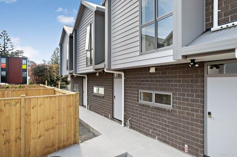 Photo of property in 1/2b Walsall Street, Avondale, Auckland, 1026