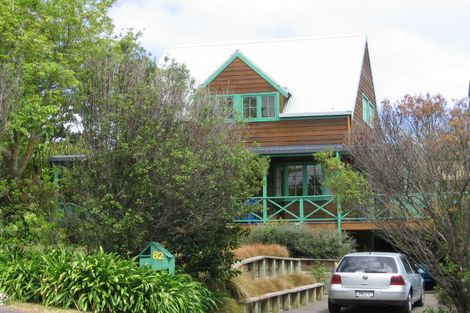 Photo of property in 82 Island Bay Road, Beach Haven, Auckland, 0626