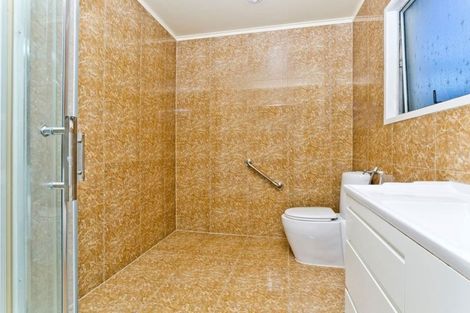 Photo of property in 20 Kapiti Place, Sunnynook, Auckland, 0620