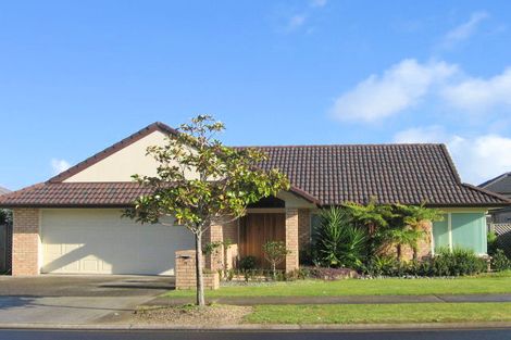 Photo of property in 6 Carousel Crescent, East Tamaki Heights, Auckland, 2016
