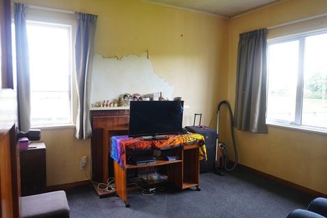 Photo of property in 24 Riemenschneider Street, Manaia, 4612