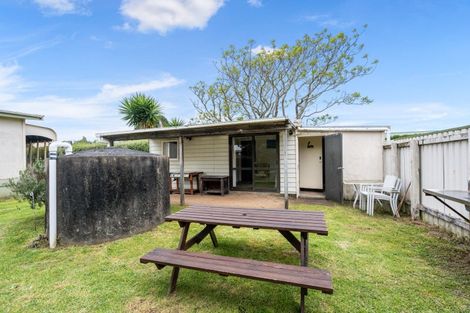 Photo of property in 11 Ringer Avenue, Matapouri, Whangarei, 0173