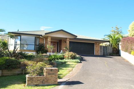 Photo of property in 12 Bampton Rise, Northpark, Auckland, 2013