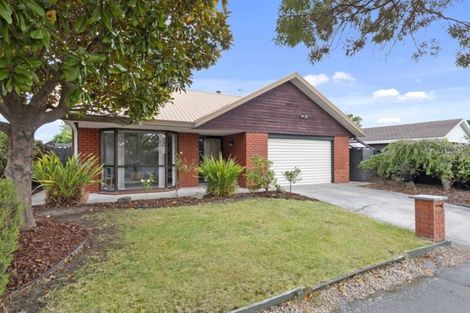 Photo of property in 240 Queenspark Drive, Parklands, Christchurch, 8083