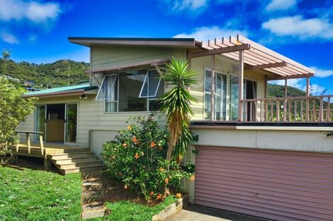Photo of property in 13 Beach Valley Road, Piha, 0772