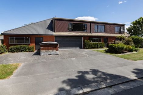 Photo of property in 10 Pyatt Place, Redwood, Christchurch, 8051