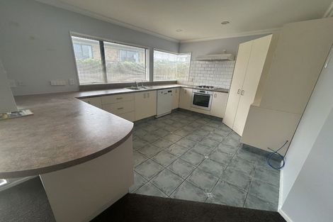 Photo of property in 39 Guildford Drive, Paraparaumu, 5032