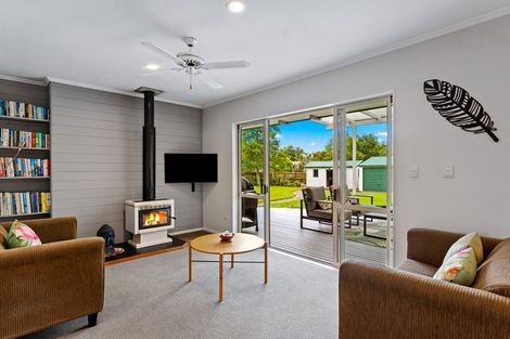 Photo of property in 19 Rosella Grove, Waimauku, 0812