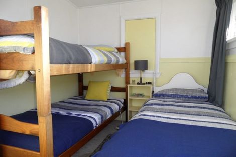 Photo of property in 10 Miro Street, Kaka Point, 9271