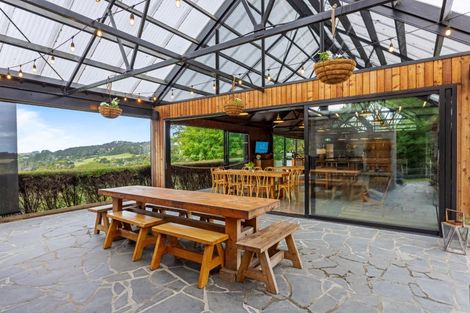 Photo of property in 376 Taiapa Road, Muriwai, Waimauku, 0881