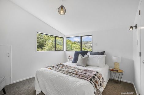 Photo of property in 48 Percy Dyett Drive, Karori, Wellington, 6012