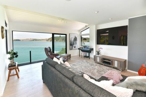 Photo of property in 254 Wade River Road, Wade Heads, Whangaparaoa, 0932