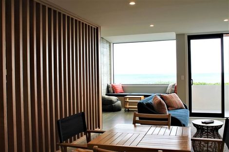 Photo of property in 442 The Esplanade, Island Bay, Wellington, 6023