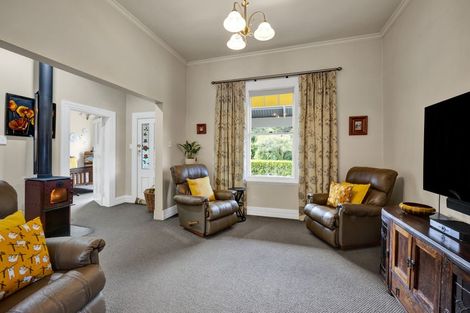 Photo of property in 59 Gladstone Street, Hawera, 4610