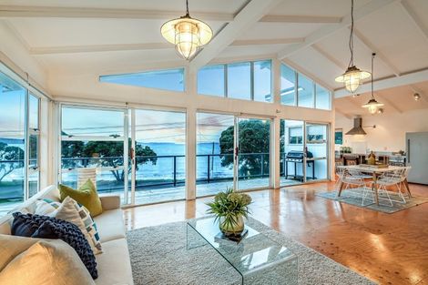 Photo of property in 11 Dalton Road, Snells Beach, 0920