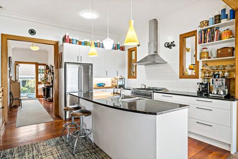 Photo of property in 34 Seaview Avenue, Northcote, Auckland, 0627