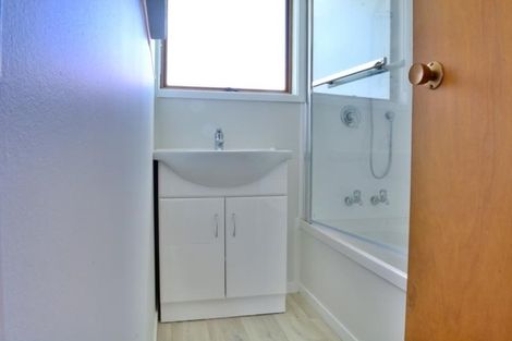 Photo of property in 2/309 Sunset Road, Sunnynook, Auckland, 0632