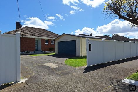 Photo of property in 73 Naenae Road, Naenae, Lower Hutt, 5011