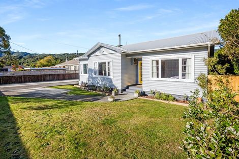 Photo of property in 27 Stanley Street, Wainuiomata, Lower Hutt, 5014