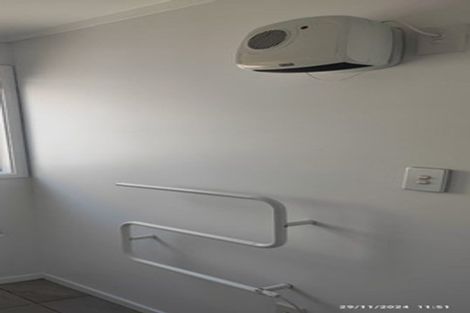 Photo of property in 1/1 Tomintoul Place, Highland Park, Auckland, 2010