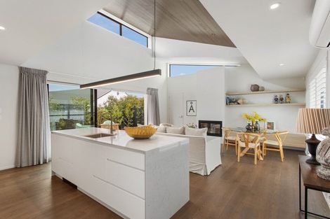 Photo of property in 2a Church Lane, Merivale, Christchurch, 8014