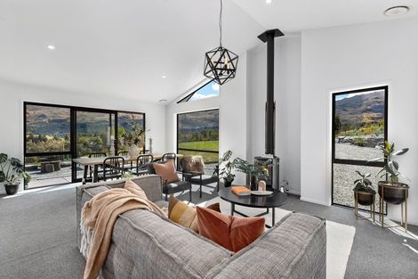 Photo of property in 86 Mountain View Road, Dalefield, Queenstown, 9371