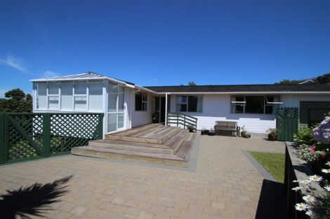 Photo of property in 3 Acacia Avenue, Maungaraki, Lower Hutt, 5010
