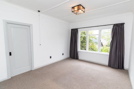 Photo of property in 30c Collins Avenue, Tawa, Wellington, 5028