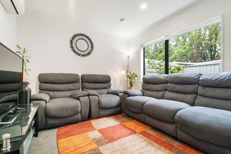 Photo of property in 16 Pangu Way, Mangere, Auckland, 2022