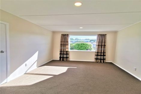 Photo of property in 99 Beazley Avenue, Paparangi, Wellington, 6037