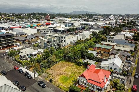 Photo of property in 10 Hobson Street, New Plymouth, 4312