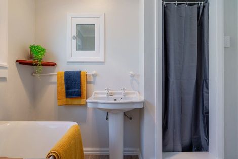 Photo of property in 14 Napier Road, Terrace End, Palmerston North, 4410