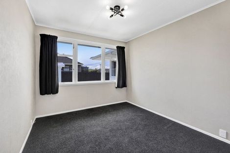 Photo of property in 1a Robbins Crescent, Hawera, 4610