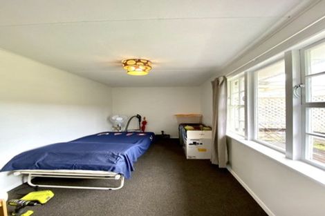 Photo of property in 15 Holdsworth Avenue, Trentham, Upper Hutt, 5018