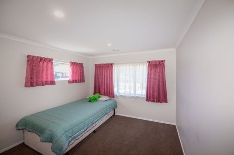 Photo of property in 8 Montego Place, Grenada Village, Wellington, 6037