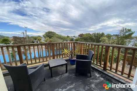 Photo of property in 25 Shaw Avenue, New Brighton, Christchurch, 8083