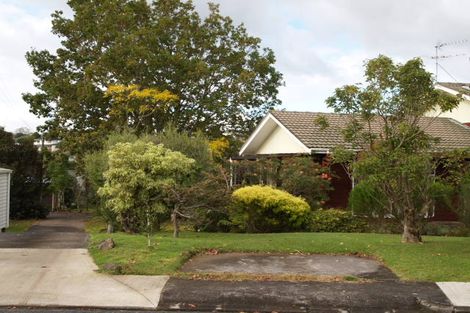 Photo of property in 43 Trelawn Place, Cockle Bay, Auckland, 2014