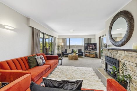 Photo of property in 19 Greyfriars Crescent, Tawa, Wellington, 5028