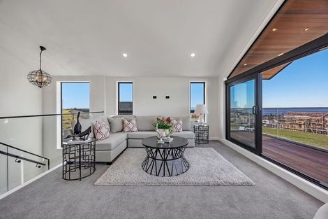 Photo of property in 8 Koheru Place, Long Bay, Auckland, 0630