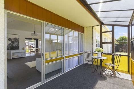 Photo of property in 2 Cypress Grove, Paraparaumu, 5032