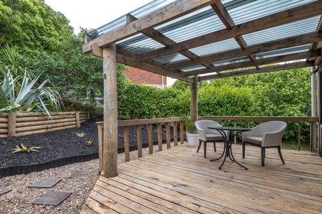 Photo of property in 2/64 Mirrabooka Avenue, Botany Downs, Auckland, 2010